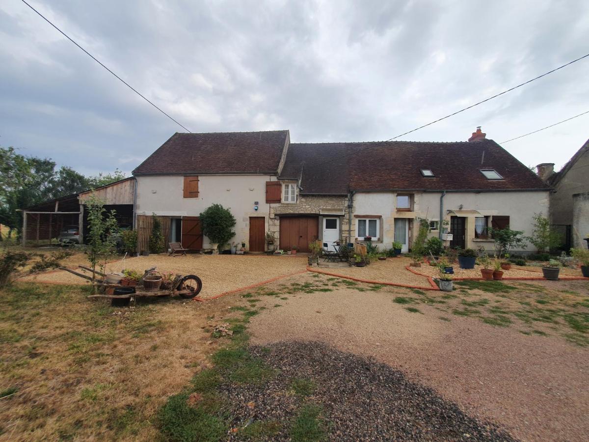 Villa Logis Cote Jardin à Varennes-les-Narcy Extérieur photo