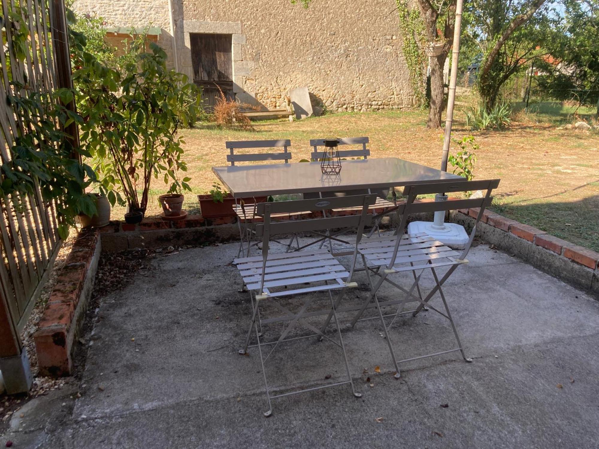 Villa Logis Cote Jardin à Varennes-les-Narcy Extérieur photo