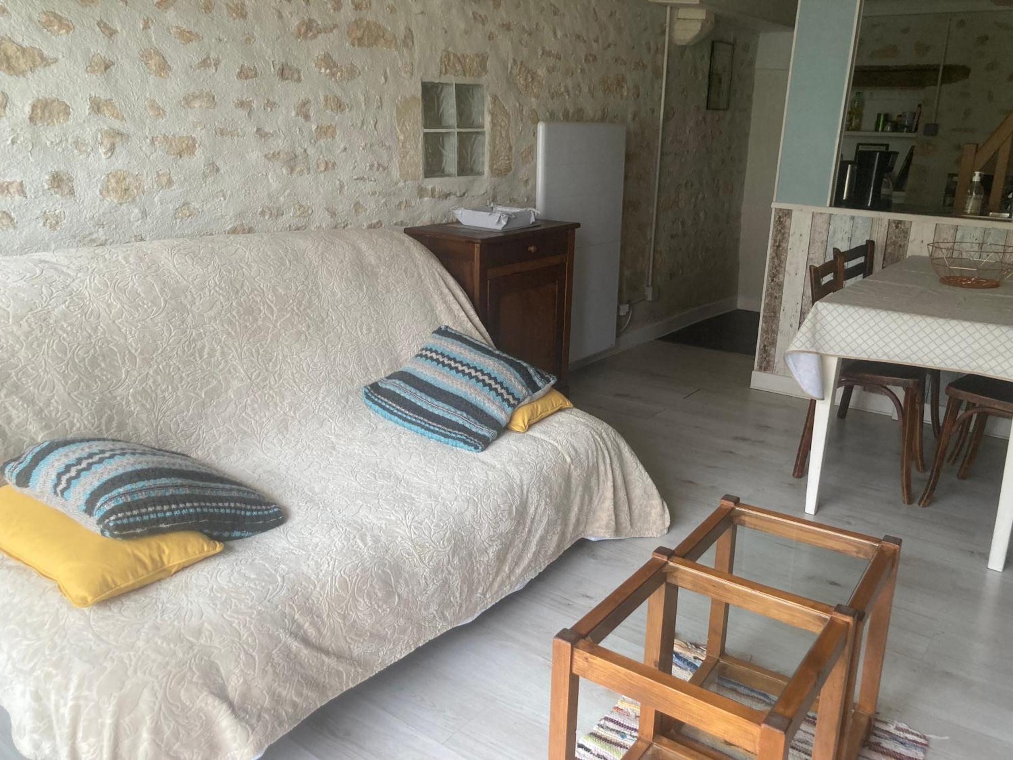 Villa Logis Cote Jardin à Varennes-les-Narcy Extérieur photo